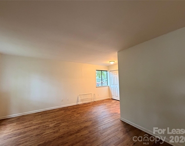 3147 Heathstead Place - Photo Thumbnail 6