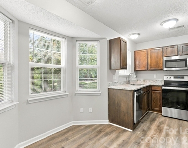 2639 Daffodil Drive - Photo Thumbnail 3