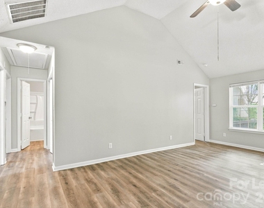 2639 Daffodil Drive - Photo Thumbnail 7