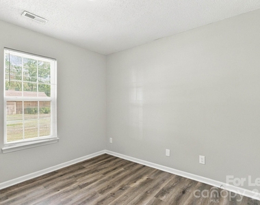 2639 Daffodil Drive - Photo Thumbnail 11