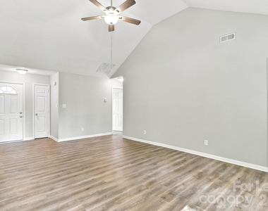 2639 Daffodil Drive - Photo Thumbnail 6