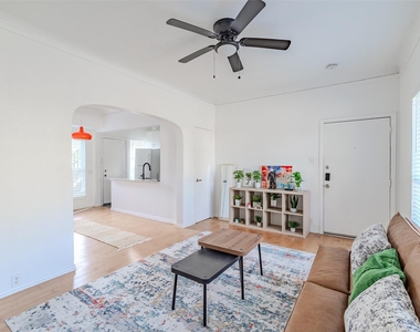 5305 Reiger Avenue - Photo Thumbnail 3