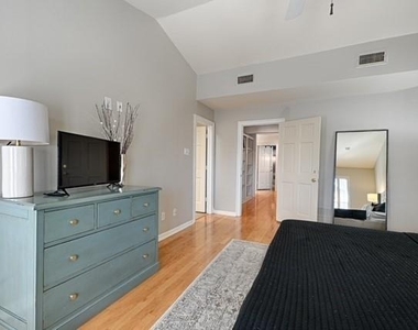 5136 Westgrove Drive - Photo Thumbnail 5