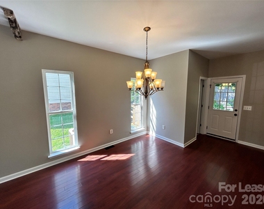 1547 Cambridge Heights Place Nw - Photo Thumbnail 5