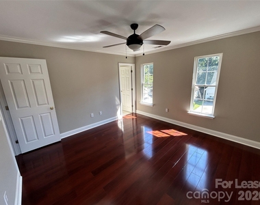 1547 Cambridge Heights Place Nw - Photo Thumbnail 10