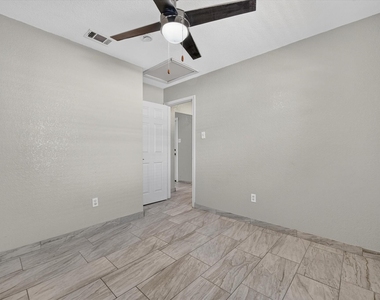 5304 Carol Avenue - Photo Thumbnail 15