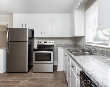 2517 Heywood Avenue - Photo Thumbnail 5