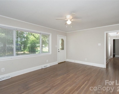 2517 Heywood Avenue - Photo Thumbnail 3