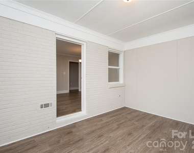 2517 Heywood Avenue - Photo Thumbnail 10