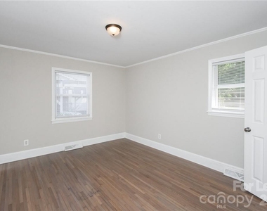 2517 Heywood Avenue - Photo Thumbnail 12