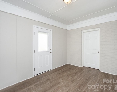 2517 Heywood Avenue - Photo Thumbnail 11