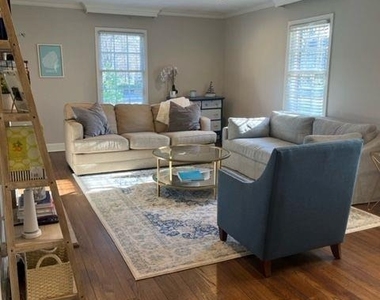 2600 Selwyn Avenue - Photo Thumbnail 5