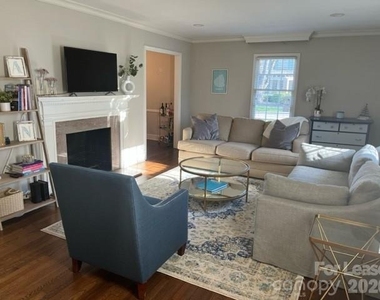 2600 Selwyn Avenue - Photo Thumbnail 10