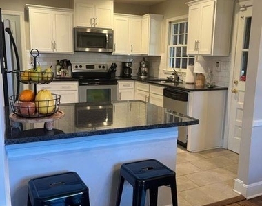 2600 Selwyn Avenue - Photo Thumbnail 3