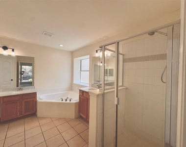 6734 Richmond Drive - Photo Thumbnail 11
