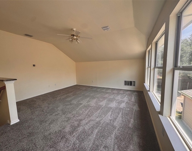 6734 Richmond Drive - Photo Thumbnail 7
