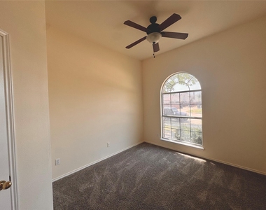 6734 Richmond Drive - Photo Thumbnail 8