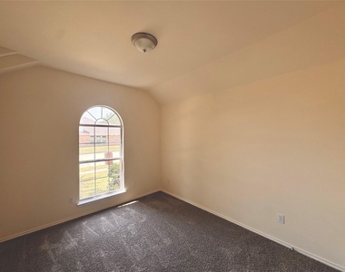 6734 Richmond Drive - Photo Thumbnail 9