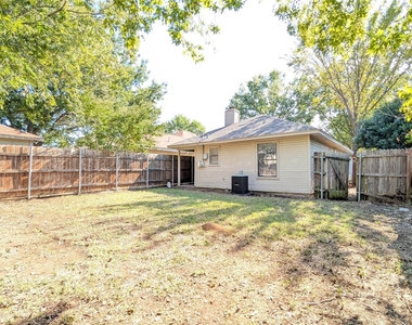 1911 Mack Place - Photo Thumbnail 14