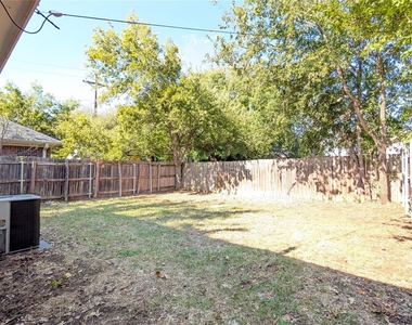 1911 Mack Place - Photo Thumbnail 15