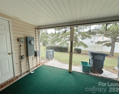 11044 Derryrush Drive - Photo Thumbnail 15