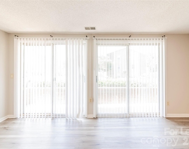 1624 Arlyn Circle - Photo Thumbnail 2