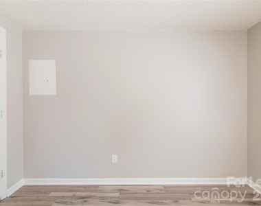1624 Arlyn Circle - Photo Thumbnail 9