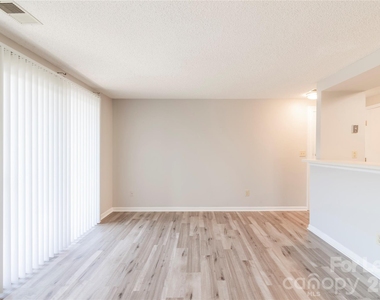 1624 Arlyn Circle - Photo Thumbnail 4