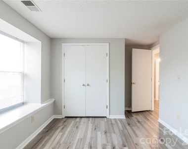 1624 Arlyn Circle - Photo Thumbnail 14