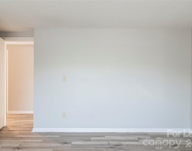 1624 Arlyn Circle - Photo Thumbnail 13