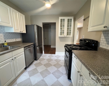 2213 Chesterfield Avenue - Photo Thumbnail 5