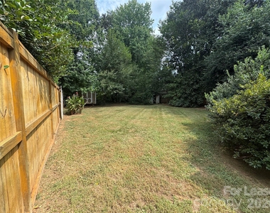 2213 Chesterfield Avenue - Photo Thumbnail 12