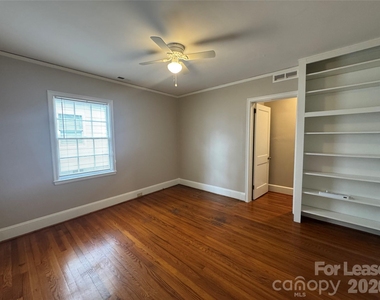 2213 Chesterfield Avenue - Photo Thumbnail 6