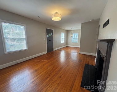 2213 Chesterfield Avenue - Photo Thumbnail 3