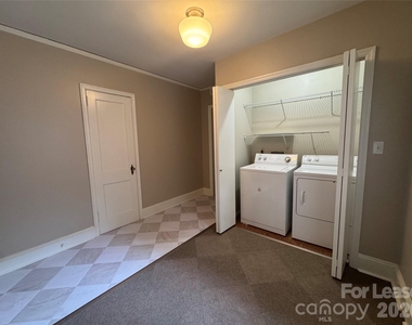 2213 Chesterfield Avenue - Photo Thumbnail 10