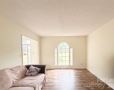118 Sunfish Drive - Photo Thumbnail 11