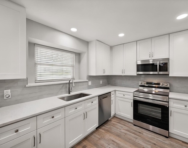 3204 Brown Trail - Photo Thumbnail 9
