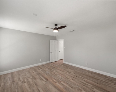 3204 Brown Trail - Photo Thumbnail 19