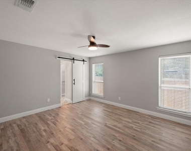 3204 Brown Trail - Photo Thumbnail 18