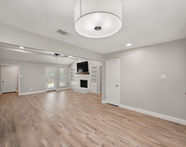 3204 Brown Trail - Photo Thumbnail 8