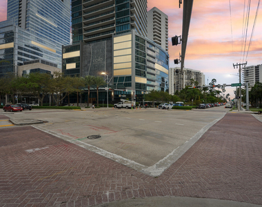 1451 Brickell Avenue - Photo Thumbnail 25