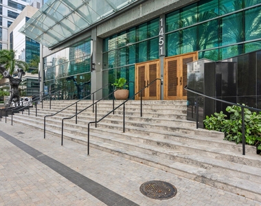 1451 Brickell Avenue - Photo Thumbnail 5