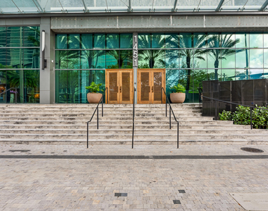 1451 Brickell Avenue - Photo Thumbnail 6