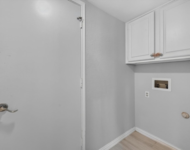 4301 Hudson Avenue - Photo Thumbnail 19