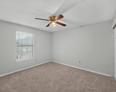 4301 Hudson Avenue - Photo Thumbnail 11