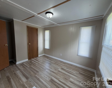 118 Ricks Lane - Photo Thumbnail 10