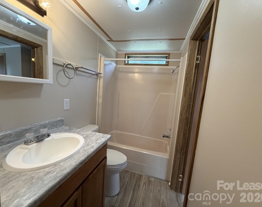 118 Ricks Lane - Photo Thumbnail 13
