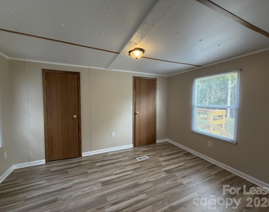 118 Ricks Lane - Photo Thumbnail 6