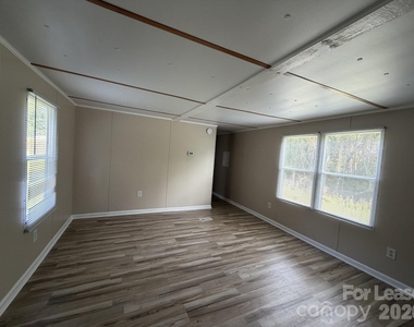 118 Ricks Lane - Photo Thumbnail 2