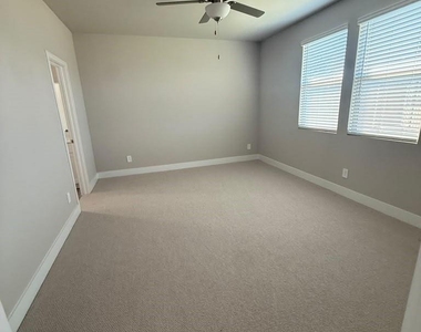 1313 Winters Way - Photo Thumbnail 19